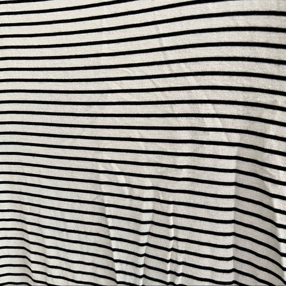 Old Navy Taupe/Black Stripe Tee Sz XS - Picture 4 of 4